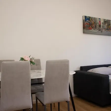 The Beautiful River Apartment Pisa